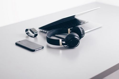 德益世反向保理服务助力香港电子产品公司智能控制系统研发